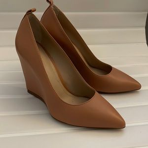 Pour La Victoire Wedge Heels